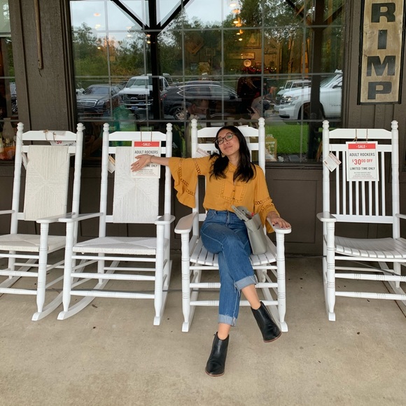 Meet Your Posher, Jess! - Picture 4 of 8